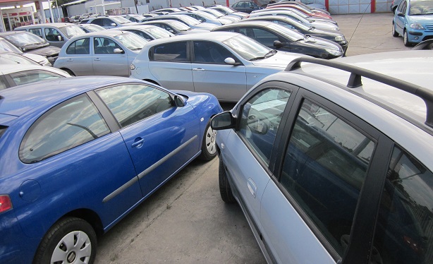 Uvoz polovnjaka – pod kojim uslovima se priznaju fakture?